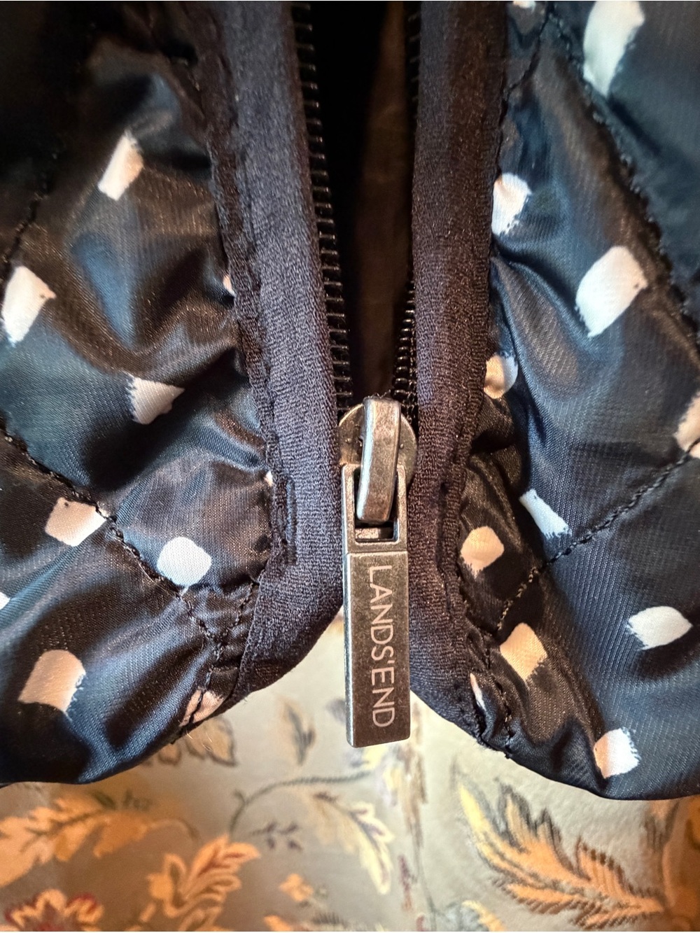 Landsend Quilted Pimaloft Black With WhiteDot Print Packable EUC Women’s Medium - Picture 9 of 15